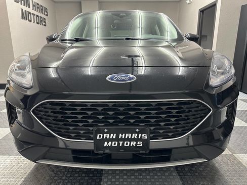 Used 2021 Ford Escape SE image 3