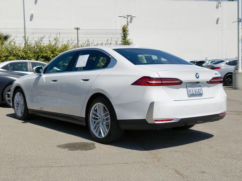 Used 2024 BMW 530i w/ Premium Package RWD image 25