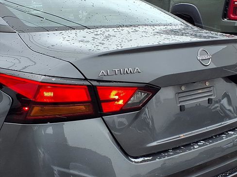 Used 2024 Nissan Altima 2.5 SV image 46