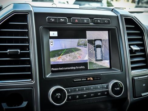 Used 2021 Ford Expedition Platinum image 24