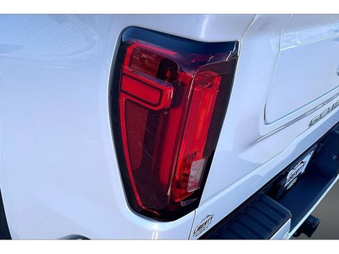 Used 2024 GMC Sierra 1500 Denali w/ Denali Reserve Package AWD/4WD image 21