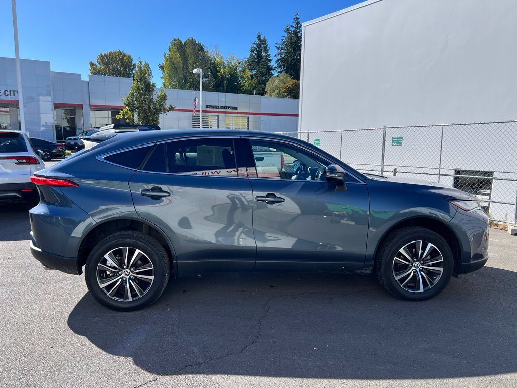Certified 2024 Toyota Venza LE AWD/4WD image 3