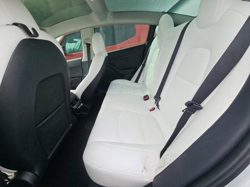 Used 2022 Tesla Model 3 Performance image 6