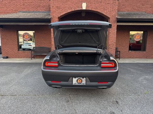 Used 2018 Dodge Challenger SXT image 32