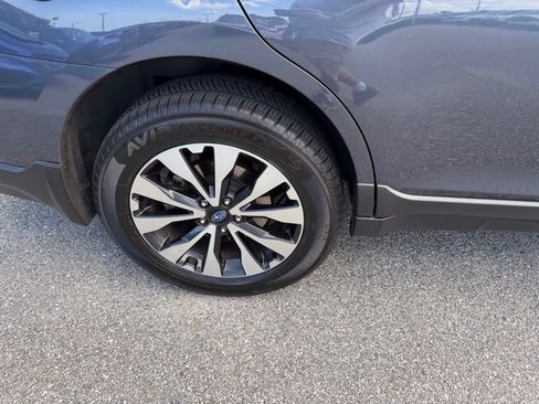 Used 2017 Subaru Outback 2.5i Limited AWD/4WD image 5