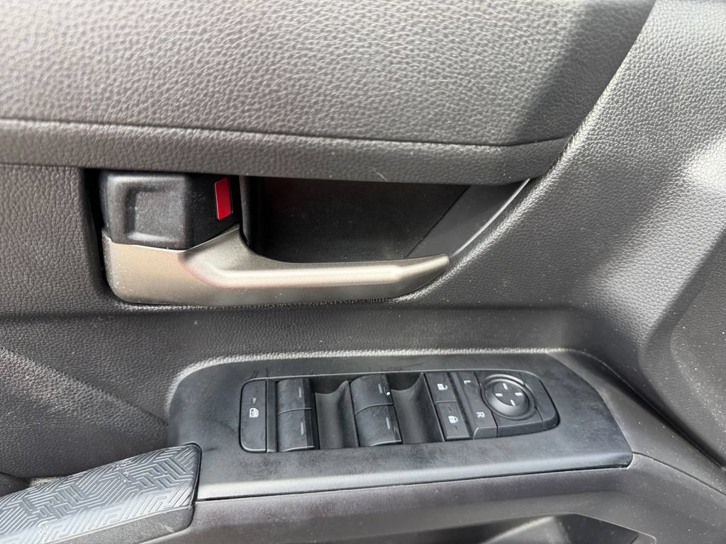 Used 2025 Toyota Tacoma TRD Sport AWD/4WD image 16