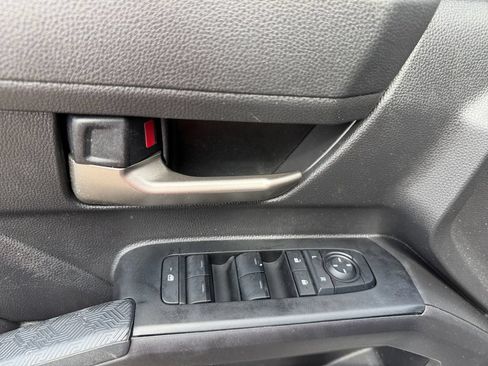 Used 2025 Toyota Tacoma TRD Sport AWD/4WD image 16