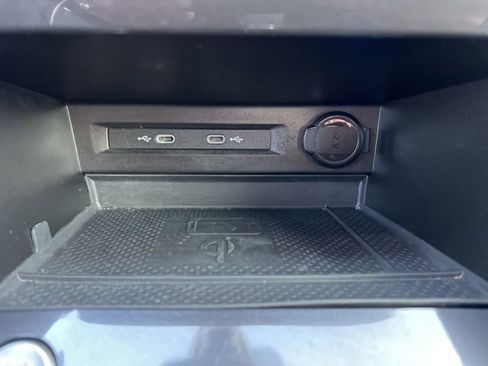 Used 2023 Volkswagen Tiguan SE image 21