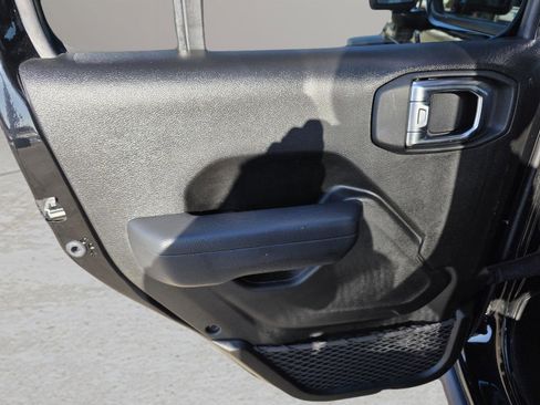 Used 2025 Jeep Wrangler Unlimited Rubicon 4xe w/ Convenience Group image 28