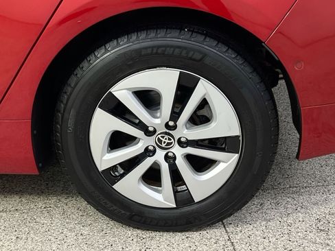 Used 2017 Toyota Prius Two image 16