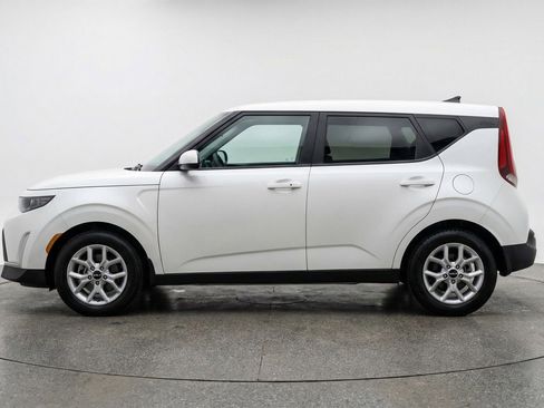 Used 2025 Kia Soul LX w/ LX Technology Package image 5