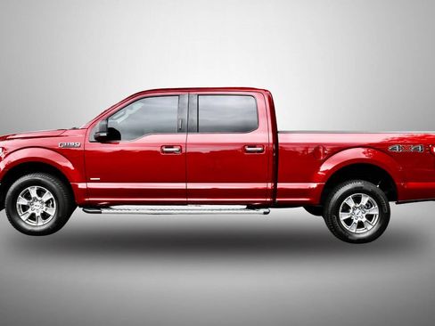 Used 2017 Ford F150 XLT w/ Equipment Group 302A Luxury AWD/4WD image 4