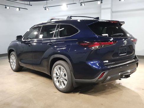 New 2026 Toyota Highlander Limited AWD/4WD image 5