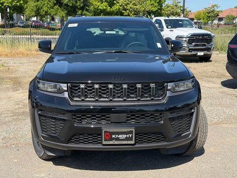 New 2026 Jeep Grand Cherokee L 4WD image 3