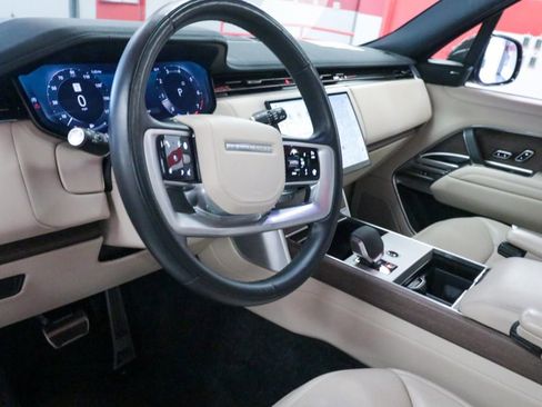 Used 2024 Land Rover Range Rover SE AWD/4WD image 14