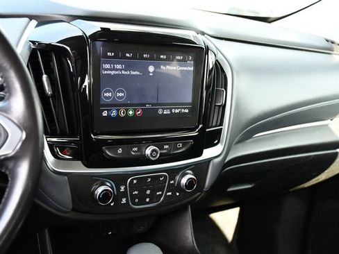 Used 2021 Chevrolet Traverse LT FWD image 20
