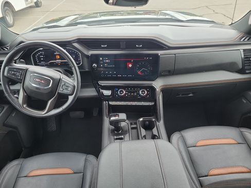 Used 2023 GMC Sierra 1500 AT4 w/ Technology Package AWD/4WD image 9