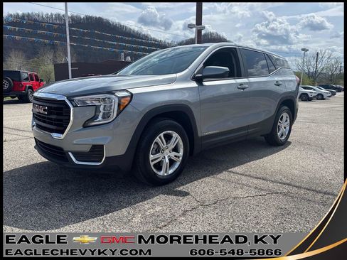 Used 2024 GMC Terrain SLE AWD/4WD image 1
