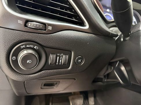 Used 2021 Jeep Cherokee Trailhawk AWD/4WD image 35