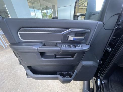 Used 2025 RAM 3500 Big Horn AWD/4WD image 21