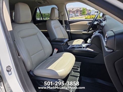 Used 2021 Ford Explorer XLT w/ Equipment Group 202A RWD image 16