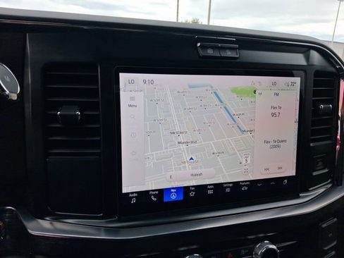 Used 2025 Ford F250 Lariat w/ Black Appearance Package image 20