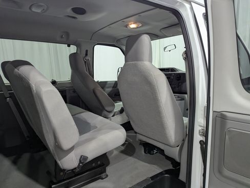 Used 2010 Ford E-350 and Econoline 350 XL RWD image 12
