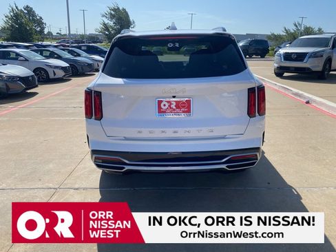 Used 2022 Kia Sorento SX image 4