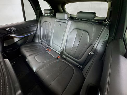 Used 2021 BMW X5 xDrive40i w/ M Sport Package AWD/4WD image 24