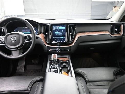 Certified 2023 Volvo XC60 B6 Ultimate w/ Protection Package Premier image 9