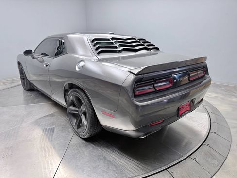 Used 2018 Dodge Challenger R/T RWD image 7