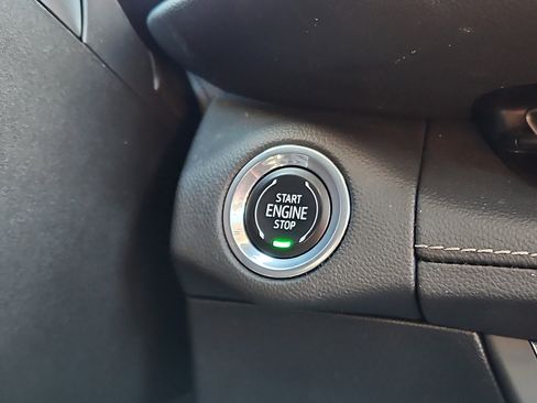 Used 2023 Buick Envision Avenir image 23