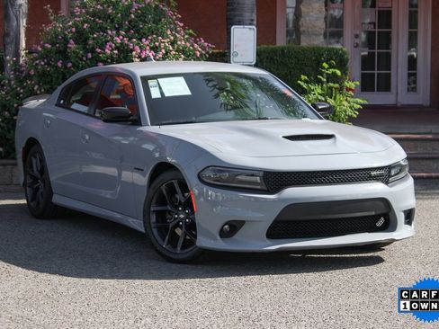 Used 2020 Dodge Charger R/T w/ Blacktop Package image 2