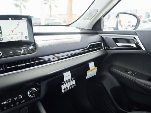 New 2025 Mitsubishi Outlander SE image 52