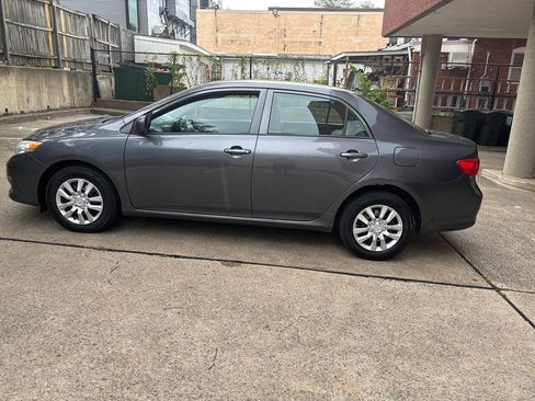 Used 2010 Toyota Corolla LE FWD image 8