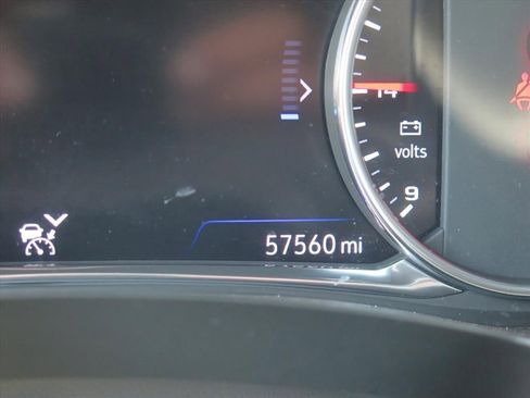 Used 2023 Chevrolet Traverse Premier FWD image 17