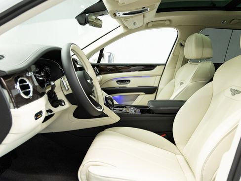New 2026 Bentley Bentayga AWD/4WD image 26