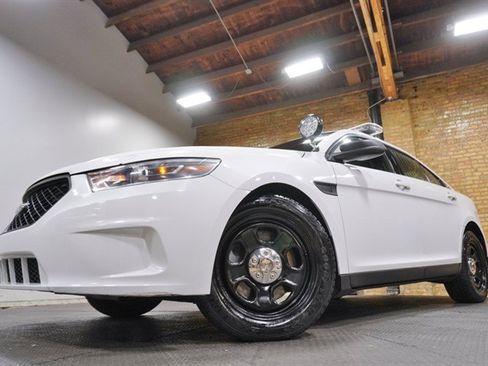 Used 2019 Ford Taurus Police Interceptor AWD image 4
