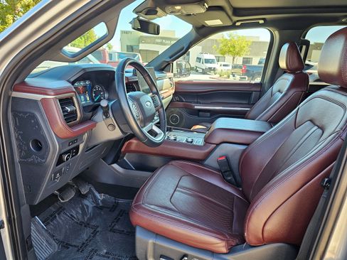 Used 2024 Ford Expedition Max Limited image 16
