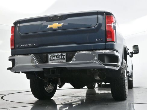 Used 2025 Chevrolet Silverado 2500 LTZ w/ LTZ Convenience Package AWD/4WD image 49