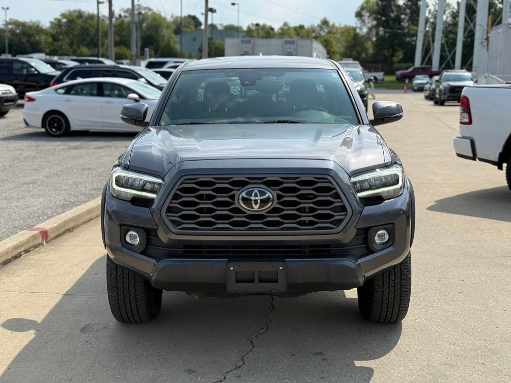 Used 2022 Toyota Tacoma TRD Off-Road w/ Technology Package AWD/4WD image 3