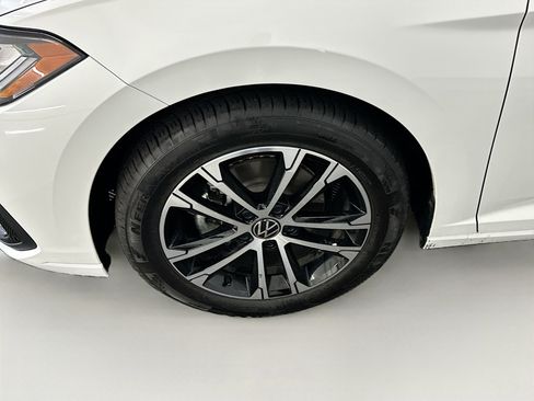 Used 2025 Volkswagen Jetta Sport image 11