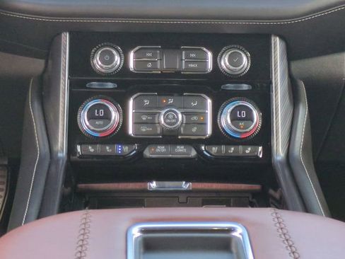 Certified 2023 GMC Yukon Denali Ultimate w/ LPO, Floor Liner Package AWD/4WD image 21