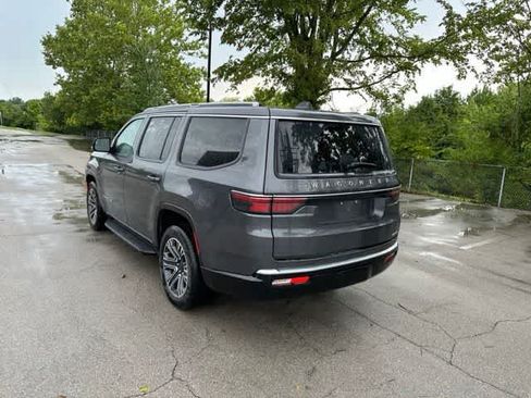 Certified 2024 Jeep Wagoneer Series II AWD/4WD image 17