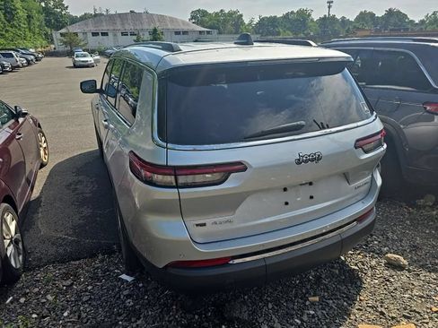 Used 2022 Jeep Grand Cherokee L Laredo w/ Luxury Tech Group I AWD/4WD image 4