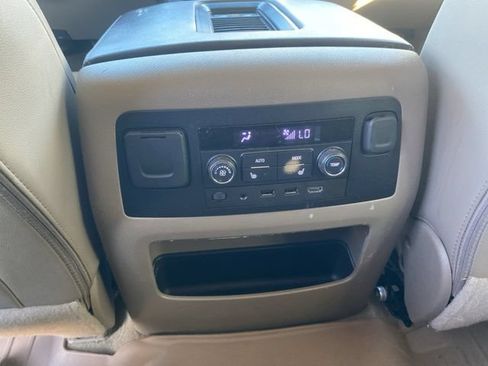 Used 2018 Chevrolet Tahoe Premier RWD image 30