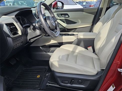 Used 2023 Nissan Rogue SL image 5