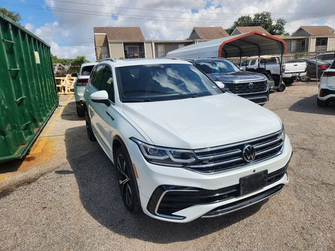 Used 2024 Volkswagen Tiguan SEL R-Line w/ MDO Package, Two-Row AWD/4WD image 2