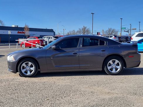 Used 2013 Dodge Charger SE w/ Connectivity Group image 4