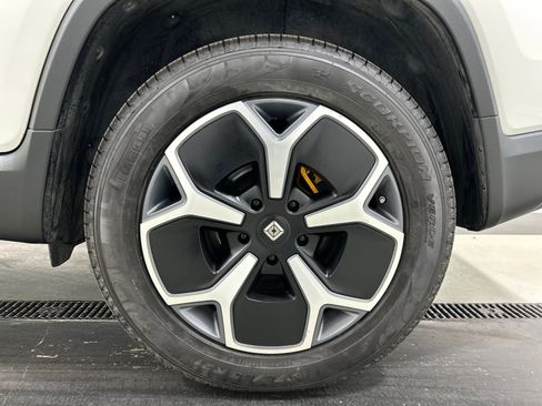 Used 2022 Rivian R1T Adventure AWD/4WD image 10